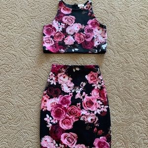 Love Ady two piece outfit. Worn once or twice